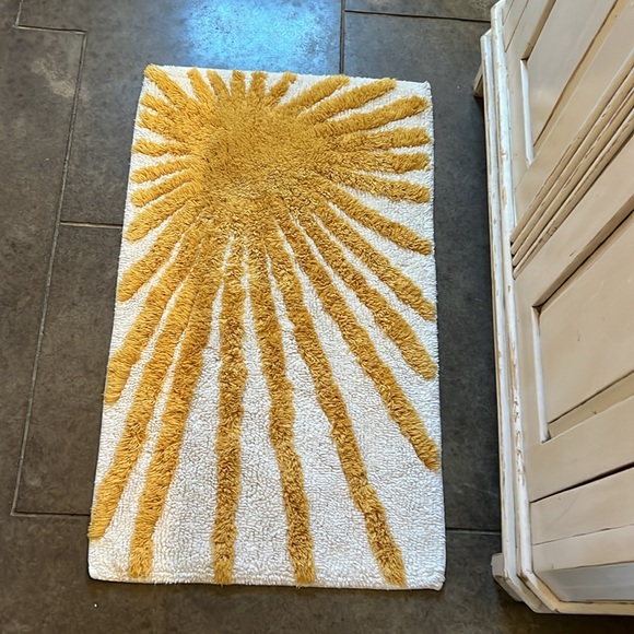 West Elm Sunburst Pattern Bath Mat - Picture 6 of 16